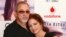 La cantante cubana Gloria Estefan, junto a su marido, el productor Emilio Estefan.