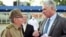 ARCHIVO. El canciller Bruno Rodríguez observa una conversación entre el general Raúl Castro con su sucesor, Miguel Díaz-Canel. 