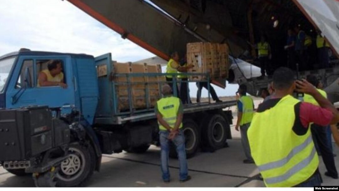 La entrega de donativos a los damnificados, controlada por el Estado, es ineficiente.