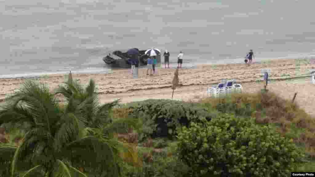 Balseros cubanos llegan a las costas Key Biscayne
