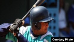 Michel Enríquez, apodado el Super 12 de la pelota cubana