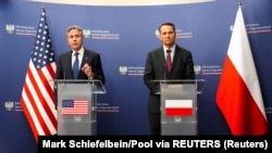 El secretario de Estado de EEUU, Antony Blinken, y el ministro de Asuntos Exteriores de Polonia, Radoslaw Sikorski, en una conferencia de prensa en Varsovia, Polonia, el 12 de septiembre de 2024. Mark Schiefelbein/Pool vía REUTERS