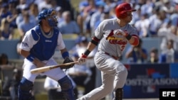 El puertorriqueño Carlos Beltran impulsó para los Cardenales de San Luis su primera y decisiva carrera en la victoria 9-0 ante los Dodgers de Los Ángeles, que obtuvieron el pase a la Serie Mundial.isputado hoy, miércoles 16 de octubre de 2013, en el esta