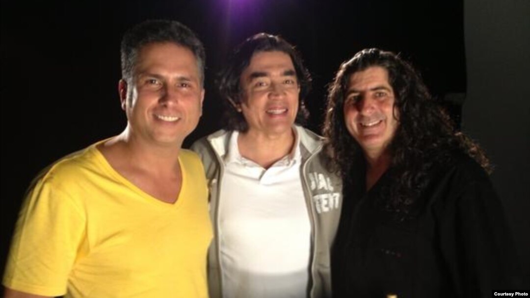 Lilo Vilaplana (d) junto a miembros del elenco de El Capo. 