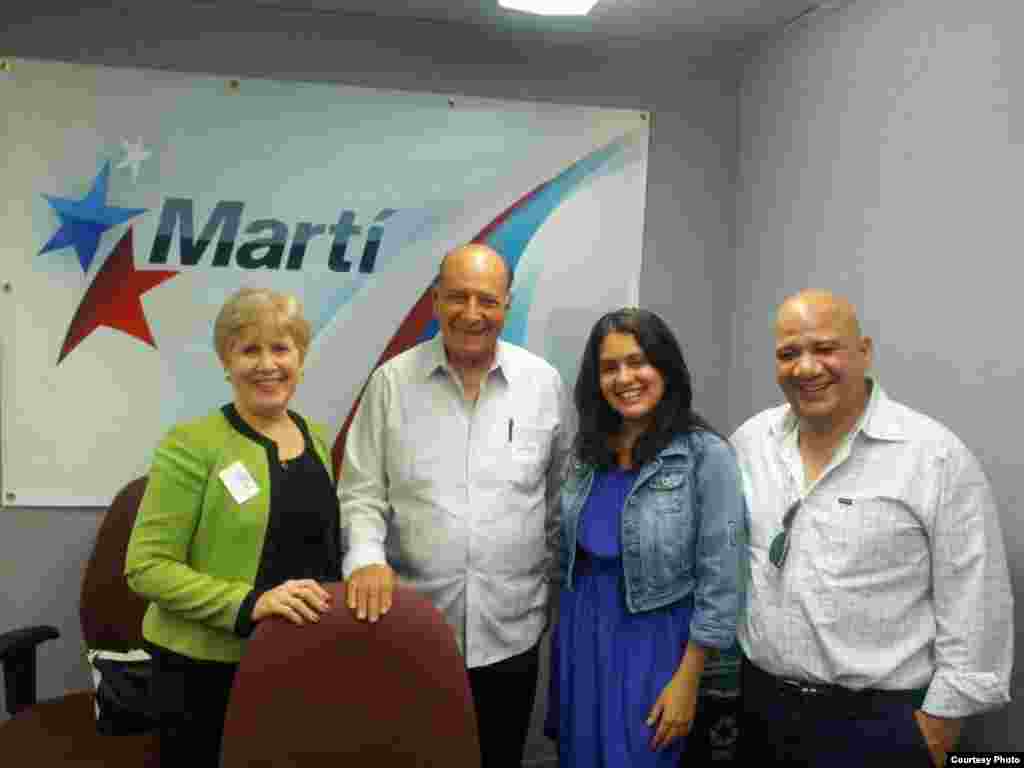 Con los periodistas y locutores Tomas García Fusté y Yurina Fernández