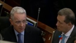 Uribe renuncia al Senado de Colombia en medio de investigación sobre paramilitares