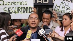 Ante la creciente inseguridad ciudadana, con un promedio de 15 muertos diarios, el gobierno de Chávez se cruza de brazos.