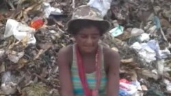 Cubanos en la isla se ganan la vida “Buceando” en los basureros