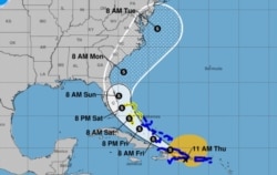 Pronóstico de trayectoria de la tormenta tropical Isaias. (NHC)