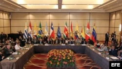 Los cancilleres y representantes de los países de la Unión de Naciones Suramericanas (Unasur) en la reunión extraordinaria convocada para analizar la situación de Venezuela. 