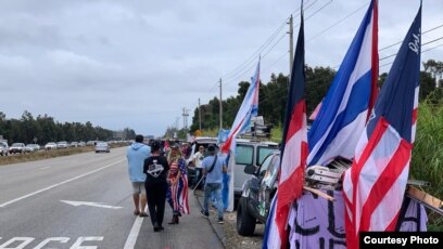 Cubanos en Miami realizan caravana anticomunista