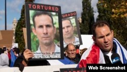 Luis Enrique Ferrer y un grupo de manifestantes exigen en Miami la liberación de José Daniel Ferrer (Foto: Archivo).