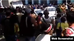Protesta en Centro Habana. (Captura de video/Facebook)