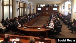 Con 19 votos a favor; 6 en contra, 8 abstenciones y 1 ausencia, Consejo Permanente de la #OEA acuerda "no reconocer la legitimidad del período del régimen de Nicolás Maduro.
