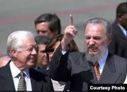 Carter departe con Fidel Castro en La Habana. Luego mencionaría el opositor Proyecto Varela en su Conferencia Magistral en el Aula Magna de la Universidad.