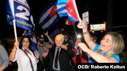 FOTOGALERIA: Votantes cubanos celebran victoria de Trump en Florida