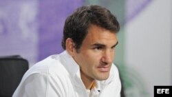 El campeón defensor de Wimbledon, el suizo Roger Federer, durante una conferencia de prensa en el All England Lawn Tennis Club, en Londres.