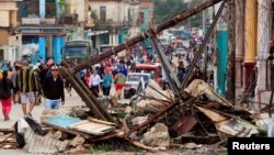Imágenes de la destrucción causada por el paso de un tornado en La Habana el 28 de enero.