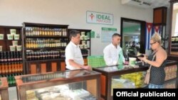Un mercado de la cadena Ideal en Cienfuegos, expende artículos en venta libre a precios no subsidiados.