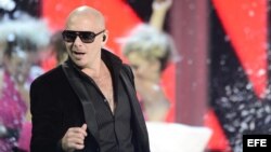 Pitbull actúa en la decimotercera edición de los Premios Grammy Latino en Las Vegas.