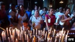 La denuncia documenta un aumento de la represión religiosa en vísperas de la visita a la isla del Papa Benedicto XVI.