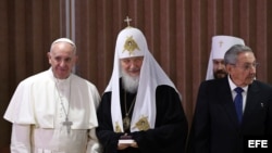 La histórica reunión entre el papa Francisco y el patriarca Kirill