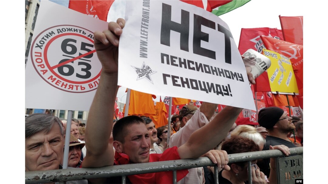 Protesta contra reformas a pensiones en Rusia.