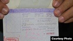 La denegación de la tarjeta blanca será sustituida por la denegación del pasaporte.