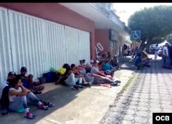 En Tapachula, el número de cubanos superaría ya los 1,500. “Y siguen llegando”.