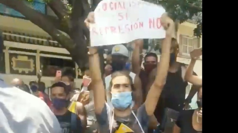 Activista Leonardo Romero Negrín detenido tras cacerolazo masivo en Centro Habana