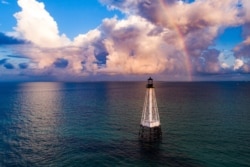 Faro en la costa de Florida, Estados Unidos. Foto: UN Ocean Image Bank / David Gross.