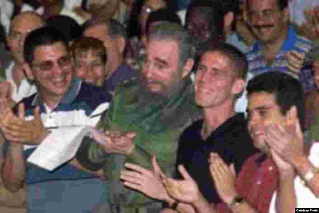 De izq. a der. Otto Rivero, Fidel Castro y Hassan Pérez.