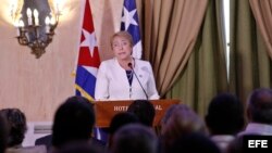 La presidenta chilena Michelle Bachelet inaugura foro empresarial en La Habana