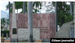 Reporta Cuba. Obelisco construido junto a la tumba de José Martí, Santiago de Cuba. Foto: Herodes Echemendía.