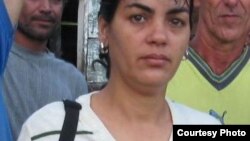 Llega al exilio opositora cubana Sara Marta Fonseca