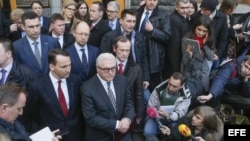 Yanukóvich y la oposición ucraniana firman la paz