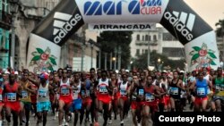 Imagen de la salida del Maratón de La Habana en una edición anterior.