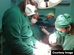 Brasil exige exámenes de reválida a médicos cubanos fuera del contrato con gobierno cubano.