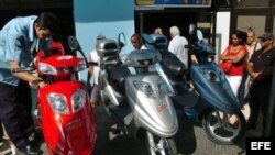 Motos chinas ensambladas en Cuba. (Archivo)