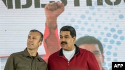 Tareck el Aissami junto a Nicolás Maduro.