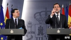 El presidente del Gobierno, Mariano Rajoy (d), y el presidente de la Comisión Europea, José Manuel Durao Barroso, en la Moncloa.