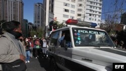 Policías bolivianos demandan aumentos salariales.