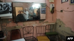 Una barbería particular en La Habana. (AFP/ Yamil Lage / Archivo)