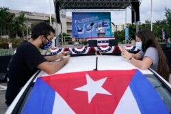 Obama en el Campo Norte de FIU hace campaña por Joe Biden