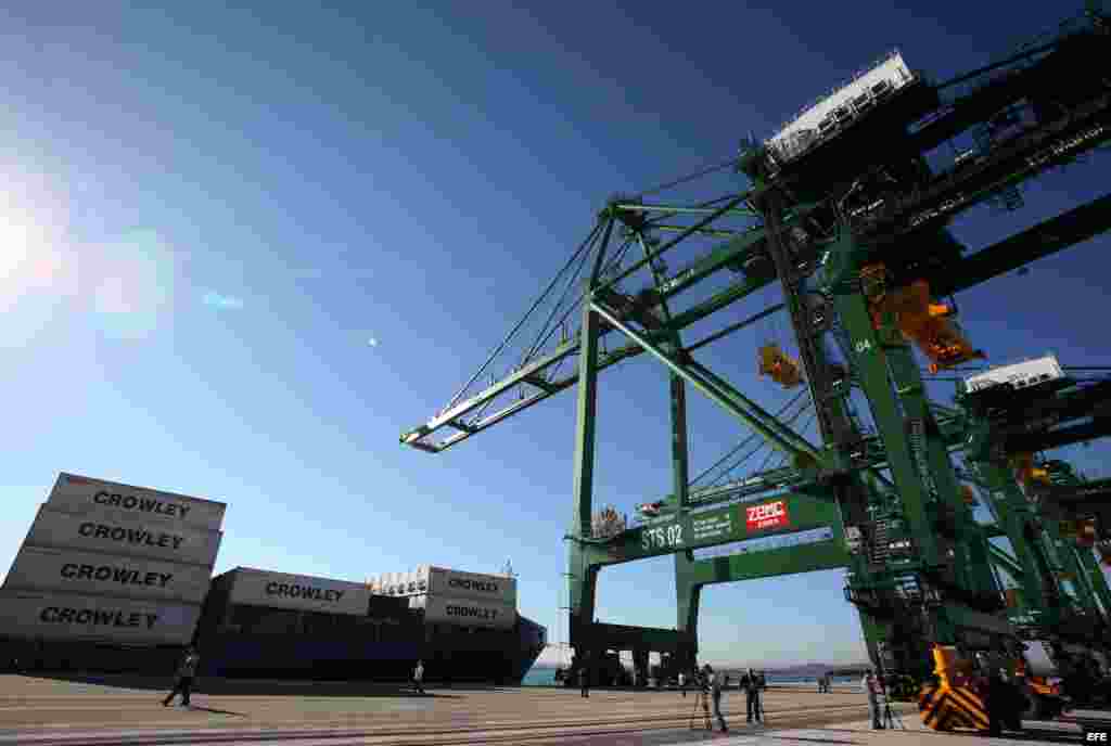 La terminal de contenedores de 702 metros de muelle, con capacidad y prestaciones para la operación de buques Super- Post-Panamax es parte del proyecto. &nbsp;