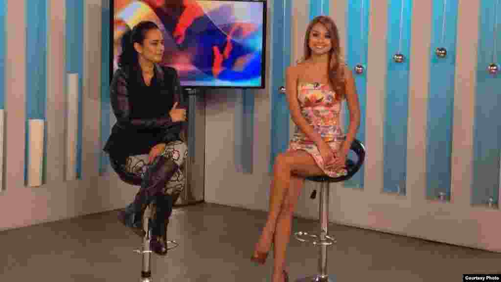 La actriz durante una entrevista promocional de la telenovela La Suegra.