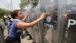 Enfrentamientos y violencia en la frontera entre Venezuela y Colombia este fin de semana y la celebración en Cuba del referéndum sobre la nueva constitución 