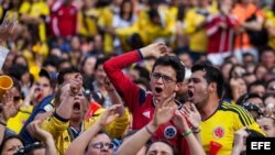 Miles de aficionados al seleccionado colombiano de fútbol recibirán a su equipo en Bogotá.