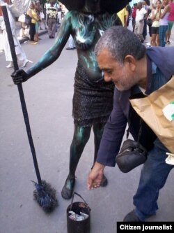 Reporta Cuba. Estatuas andantes. Foto: Yusmila Reyna.