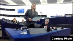 La jefa de la diplomacia de la UE, Federica Mogherini, en una sesión plenaria en el Parlamento Europeo.